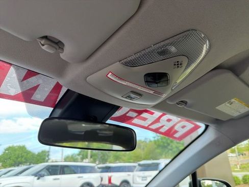 Used 2020 Toyota C-HR LE image 21