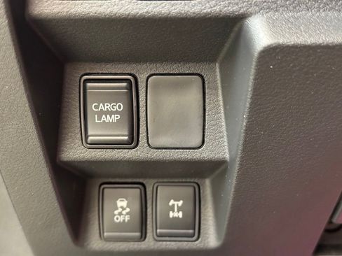 Used 2026 Nissan Frontier PRO-4X AWD/4WD image 32