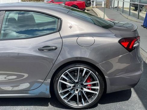 Used 2022 Maserati Ghibli Trofeo RWD image 20