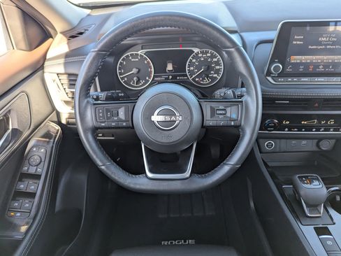 Used 2023 Nissan Rogue SV w/ SV Premium B Package image 24