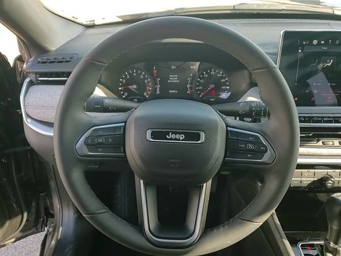 Used 2023 Jeep Compass Latitude AWD/4WD image 26