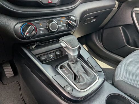 Used 2022 Kia Soul LX FWD image 21