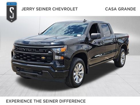 Certified 2025 Chevrolet Silverado 1500 Custom AWD/4WD image 1