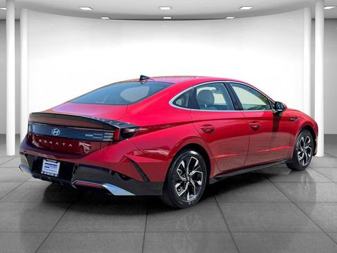 Certified 2025 Hyundai Sonata SEL FWD image 5