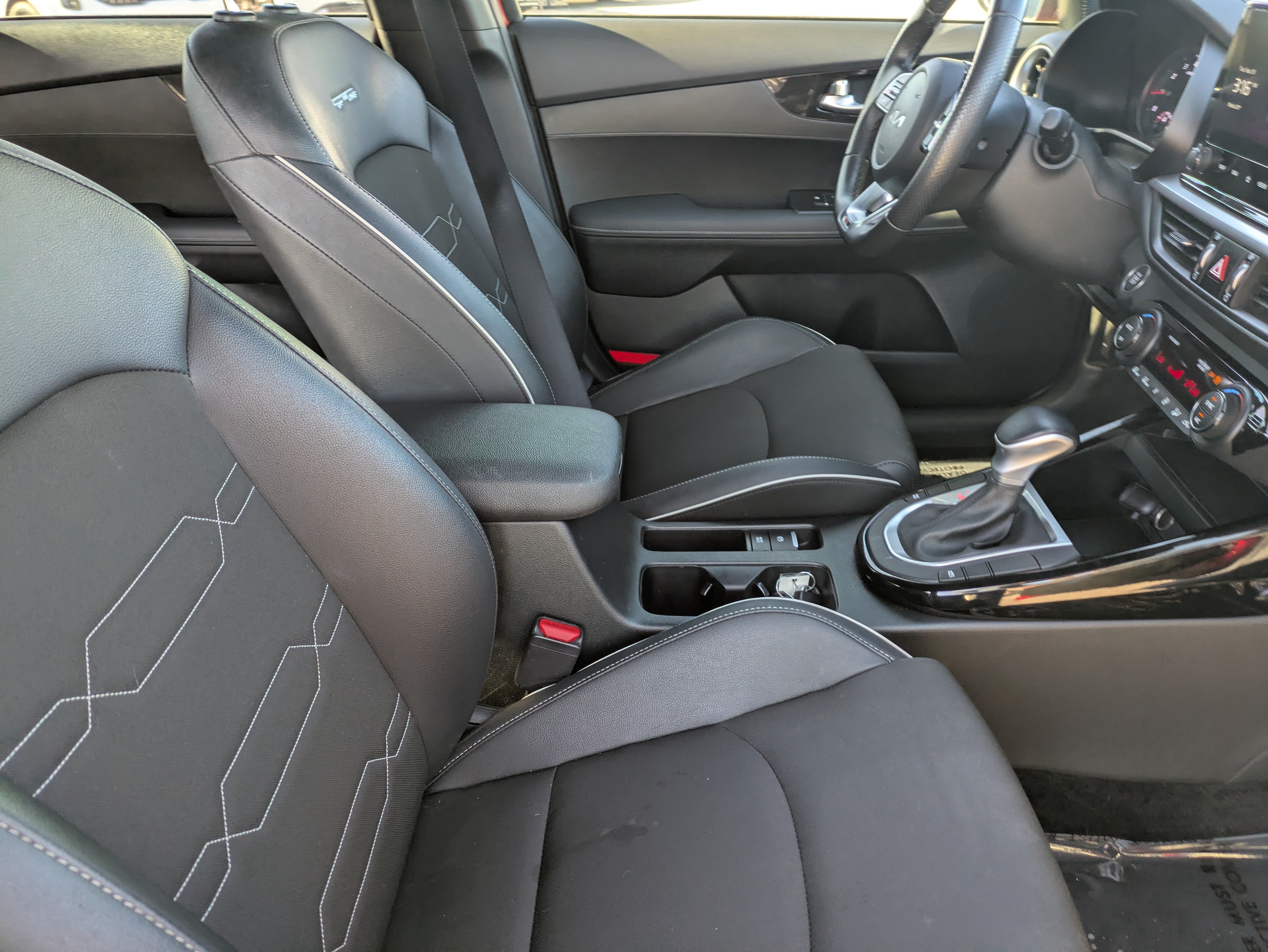 Certified 2024 Kia Forte GT-Line FWD image 11
