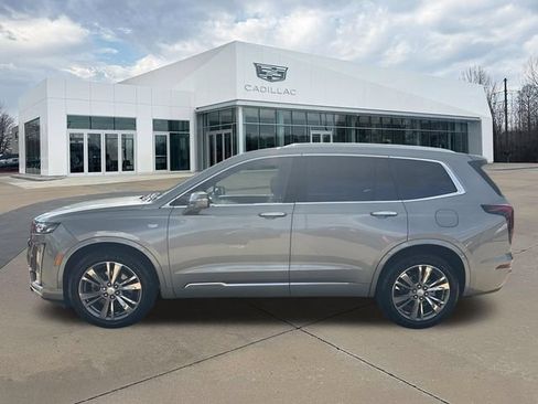 Certified 2025 Cadillac XT6 Premium Luxury FWD image 6