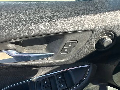 Used 2017 Chevrolet Cruze LT FWD image 8