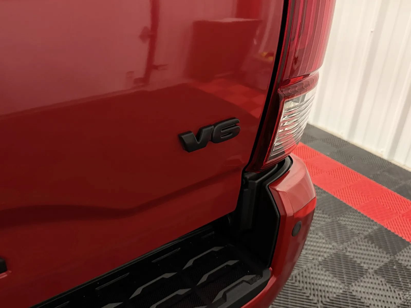Used 2021 Toyota Tacoma TRD Off-Road w/ Technology Package AWD/4WD image 16