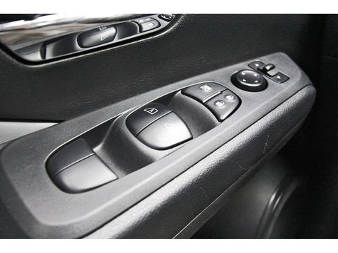 Used 2024 Nissan Kicks SR w/ SR Premium Package image 19