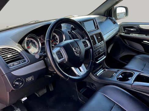 Used 2019 Dodge Grand Caravan GT FWD image 11