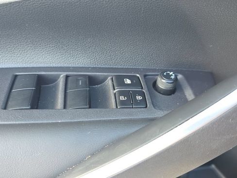 Used 2024 Toyota Corolla SE FWD image 18