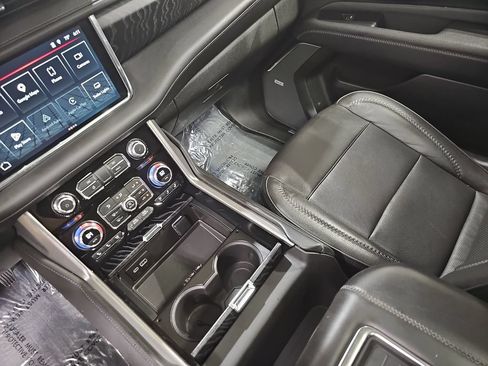 Used 2023 GMC Yukon XL Denali w/ LPO, Floor Liner Package AWD/4WD image 28