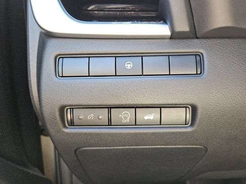 Used 2023 Nissan Rogue SL FWD image 28
