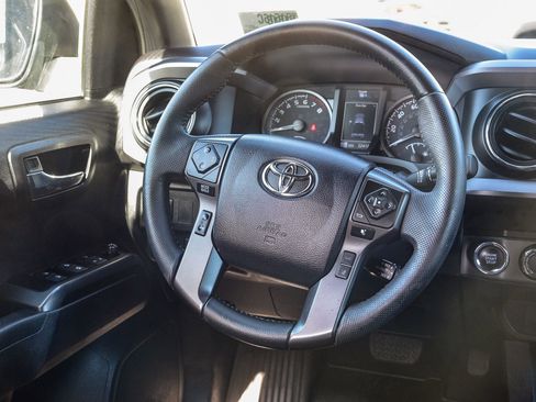 Certified 2023 Toyota Tacoma TRD Off-Road image 18