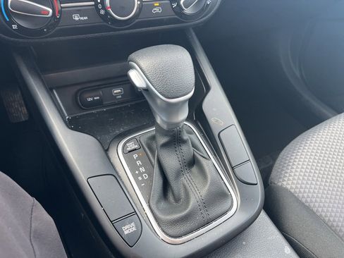 Certified 2025 Kia Soul LX w/ LX Technology Package image 21