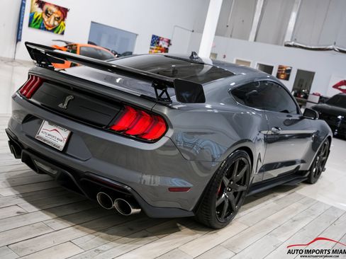 Used 2021 Ford Mustang Shelby GT500 w/ Carbon Fiber Track Pack RWD image 28