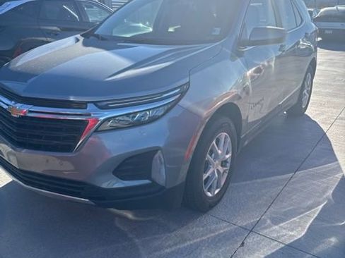 Used 2024 Chevrolet Equinox LT image 2
