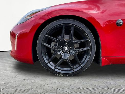 Used 2017 Nissan 370Z Coupe RWD image 24