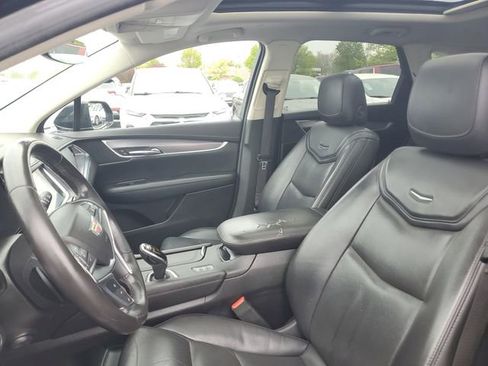 Certified 2018 Cadillac XT5 Luxury w/ Driver Awareness Package AWD/4WD image 18