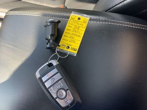 Used 2021 Ford Explorer Limited w/ Equipment Group 301A image 43