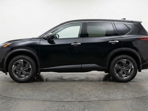 Used 2025 Nissan Rogue SV image 5
