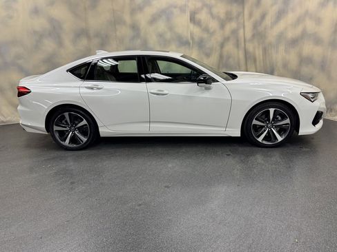 Used 2025 Acura TLX w/ Technology Package image 9
