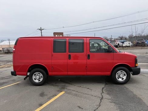 Used 2016 Chevrolet Express 2500 image 6