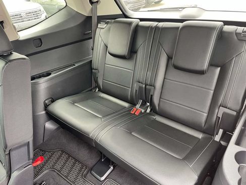 Certified 2023 Volkswagen Atlas SE FWD image 16