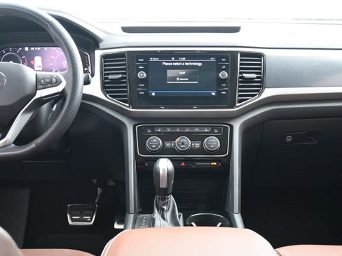 Used 2023 Volkswagen Atlas SEL R-Line image 32