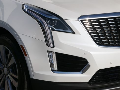 Certified 2024 Cadillac XT5 Premium Luxury FWD image 10