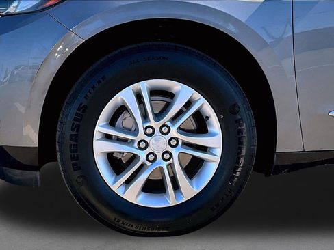 Used 2019 Buick Enclave Essence image 5