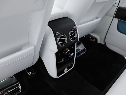 Used 2026 Rolls-Royce Cullinan Black Badge image 23