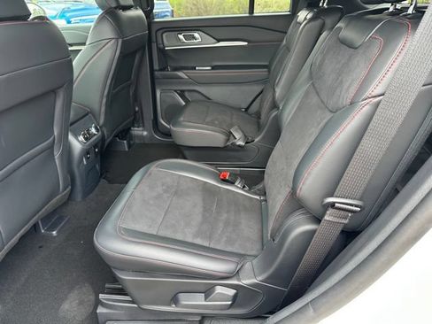 Used 2025 Ford Explorer ST AWD/4WD image 15