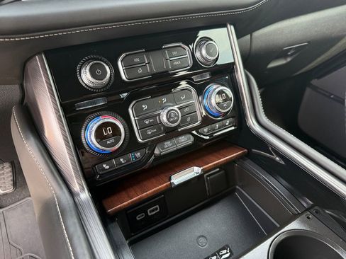 Used 2024 GMC Yukon XL Denali Ultimate image 22
