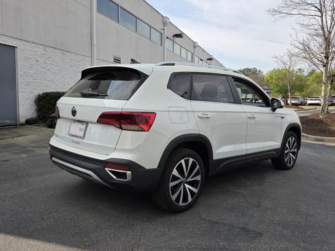 Used 2022 Volkswagen Taos SE image 5