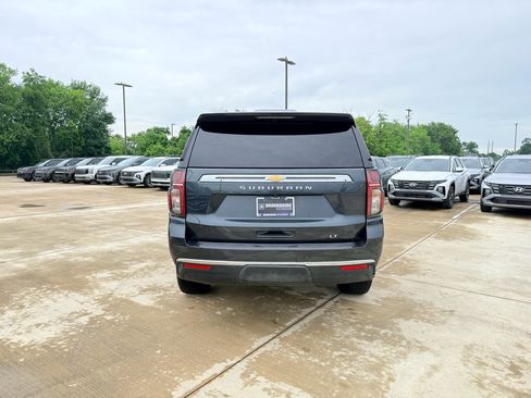 Used 2022 Chevrolet Suburban LT RWD image 7