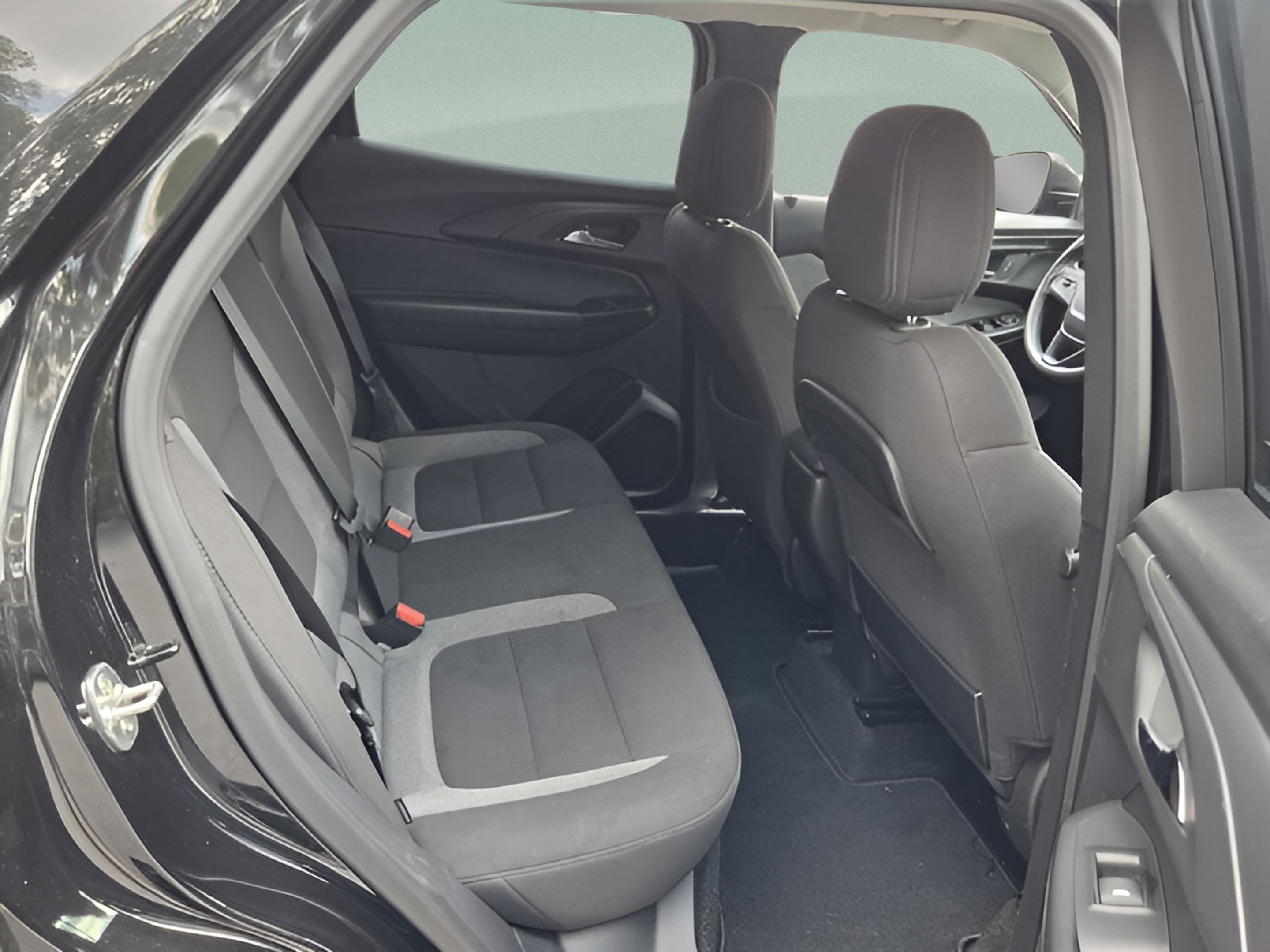 Used 2025 Chevrolet TrailBlazer LT FWD image 14