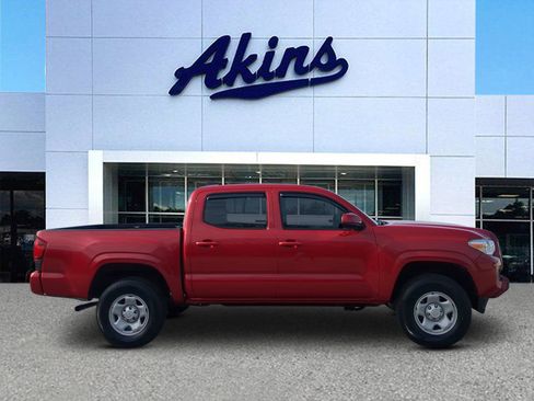 Used 2021 Toyota Tacoma SR image 1