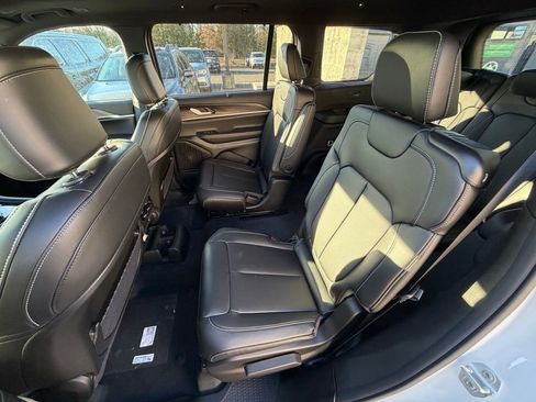 New 2025 Jeep Grand Cherokee L Limited image 12