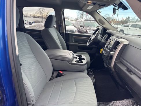 Used 2019 RAM 1500 Classic SLT image 33
