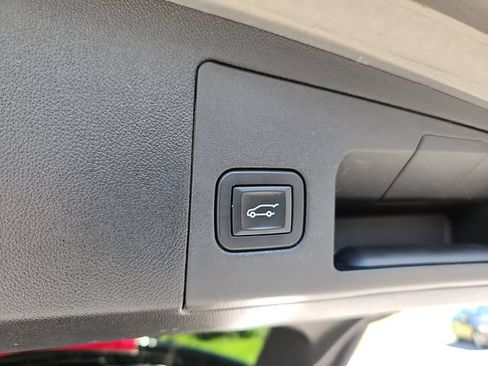 Used 2019 Cadillac XT5 Luxury FWD image 35