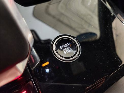 Used 2025 Land Rover Range Rover Sport SE image 20