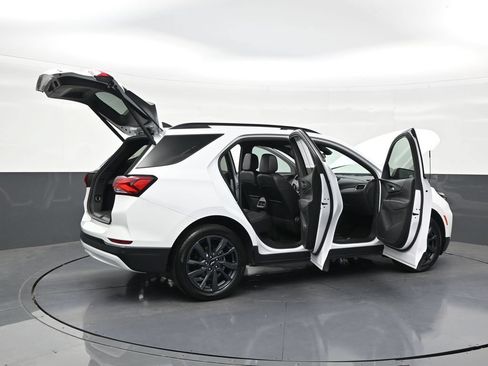Used 2024 Chevrolet Equinox RS FWD image 28