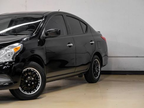 Used 2019 Nissan Versa SV FWD image 6