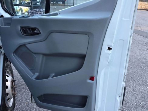 Used 2018 Ford Transit 350 XL image 31