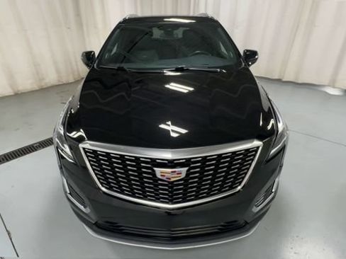 Certified 2023 Cadillac XT5 Premium Luxury FWD image 3
