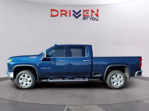 Used 2023 Chevrolet Silverado 2500 LTZ image 2
