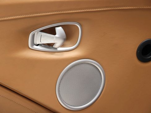 Used 2019 Aston Martin V8 Vantage Coupe RWD image 13