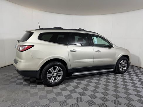 Used 2017 Chevrolet Traverse LT w/ Traveler's Package FWD image 7