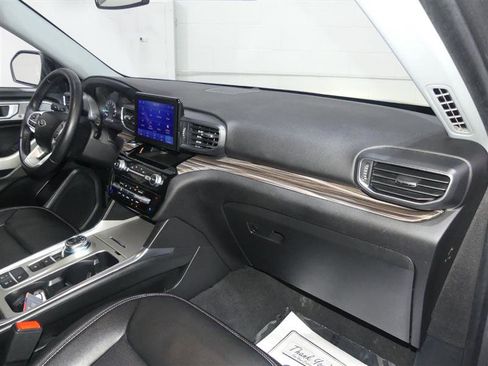 Used 2023 Ford Explorer Limited image 25